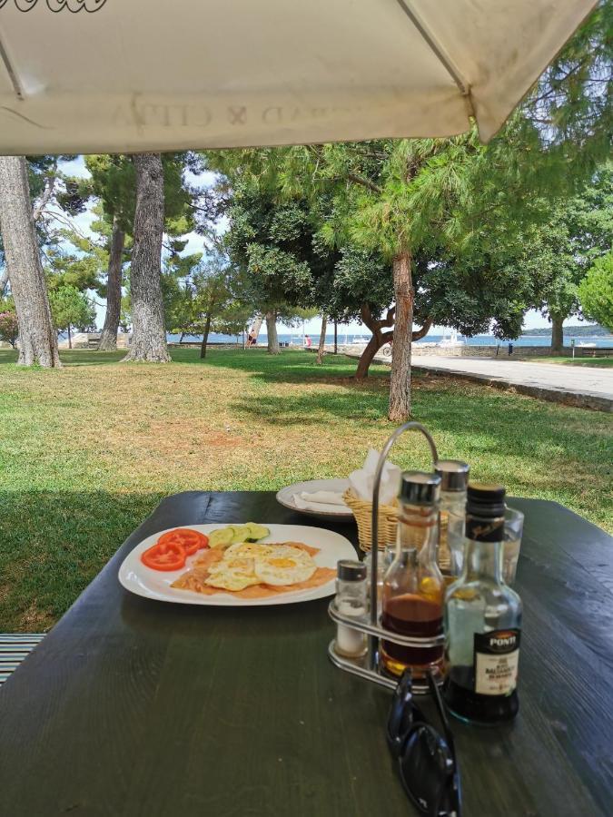 Lara Deluxe Superior 5 Star Apartment, Your Piece Of Heaven By The Sea & Park Novigrad Istria Exteriér fotografie
