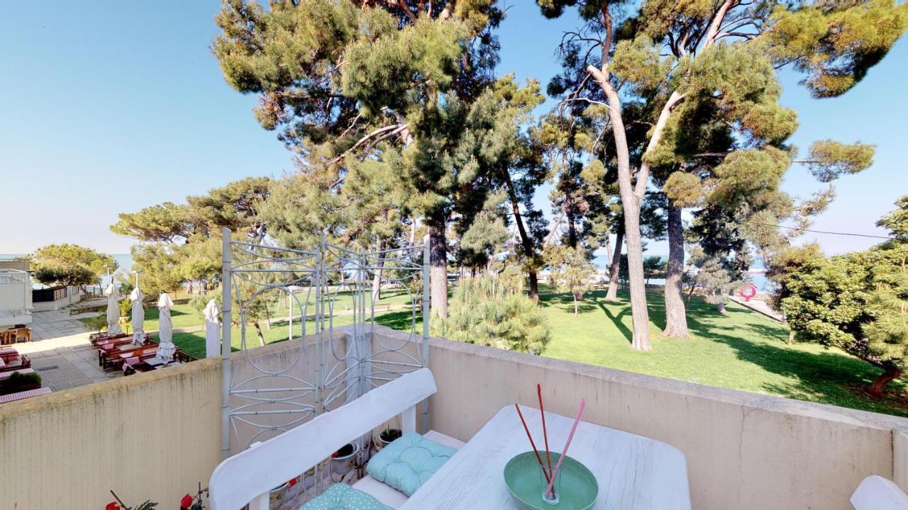 Lara Deluxe Superior 5 Star Apartment, Your Piece Of Heaven By The Sea & Park Novigrad Istria Exteriér fotografie