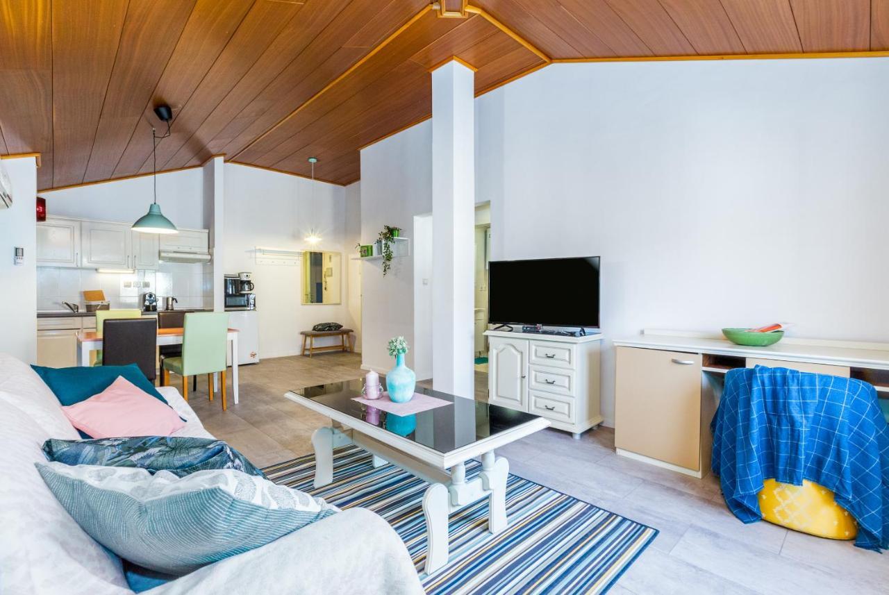 Lara Deluxe Superior 5 Star Apartment, Your Piece Of Heaven By The Sea & Park Novigrad Istria Exteriér fotografie